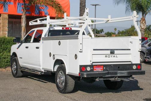 2022 RAM 3500 Tradesman Crew Cab 4x4 8' Box
