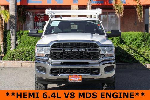 2022 RAM 3500 Tradesman Crew Cab 4x4 8' Box