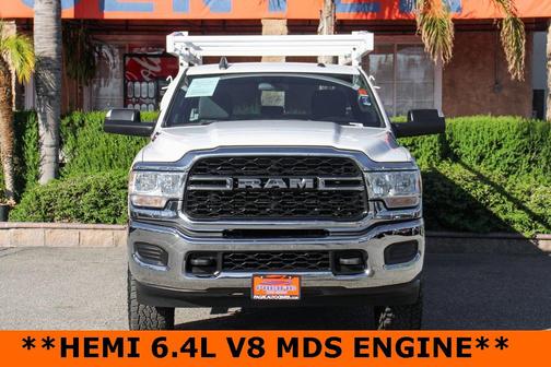 2022 RAM 3500 Tradesman Crew Cab 4x4 8' Box