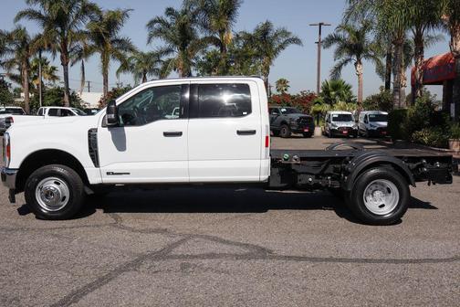 Oxford White 2024 Ford F-350 XLT