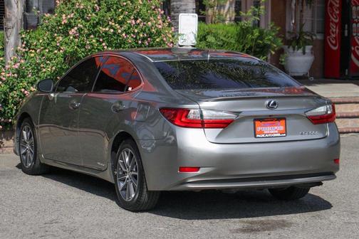 2017 Lexus ES 300h Base