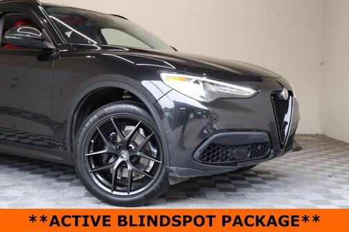 Vulcano Black Metallic 2020 Alfa Romeo Stelvio Base