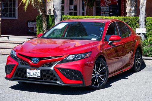 Supersonic Red 2022 Toyota Camry SE