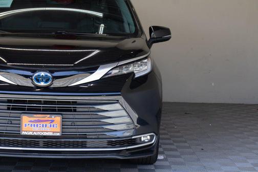 2024 Toyota Sienna Limited