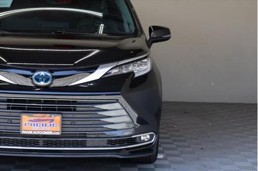 2024 Toyota Sienna Limited 7-Passenger