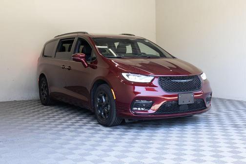 Velvet Red Pearlcoat 2021 Chrysler Pacifica Hybrid Limited