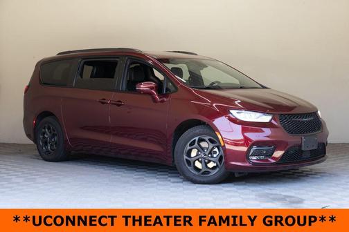 Velvet Red Pearlcoat 2021 Chrysler Pacifica Hybrid Limited
