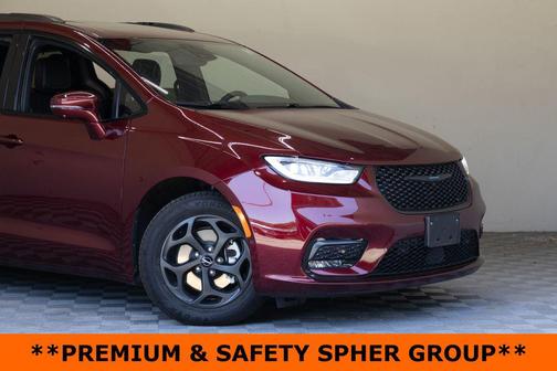 Velvet Red Pearlcoat 2021 Chrysler Pacifica Hybrid Limited