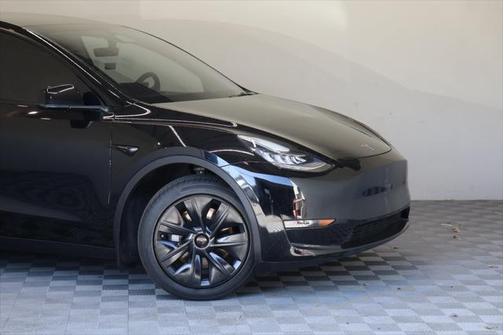 2021 Tesla Model Y Standard Range Rear-Wheel Drive