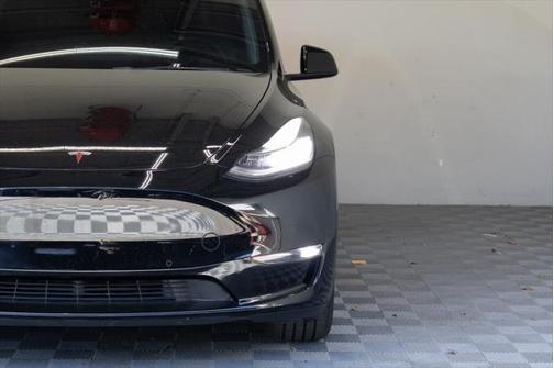 2021 Tesla Model Y Standard Range Rear-Wheel Drive