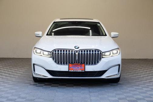 2021 BMW 740 740i