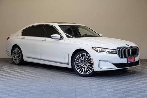 2021 BMW 740 740i