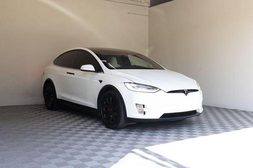 Pearl White Multi-Coat 2018 Tesla Model X 75D