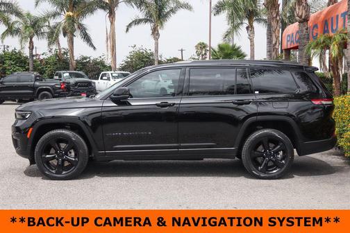 Diamond Black Crystal Pearlcoat 2024 Jeep Grand Cherokee L Altitude