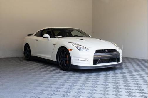 2016 Nissan GT-R Black Edition
