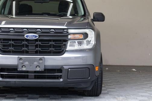 Carbonized Gray Metallic 2023 Ford Maverick XL