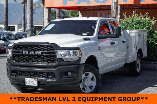 2022 RAM 3500 Tradesman Crew Cab 4x4 8' Box