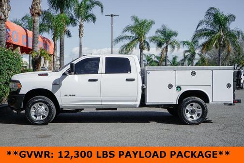 2022 RAM 3500 Tradesman Crew Cab 4x4 8' Box