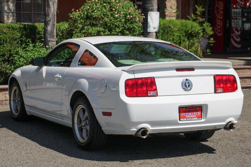 2006 Ford Mustang Deluxe