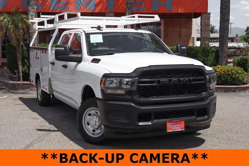 Bright White Clearcoat 2023 RAM 2500 Tradesman Crew Cab 4x2 8' Box