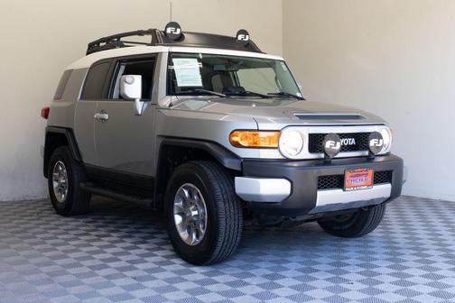 Silver Fresco Metallic 2011 Toyota FJ Cruiser Base