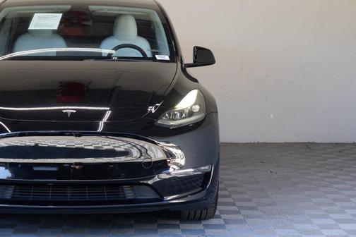 2022 Tesla Model Y Performance Dual Motor All-Wheel Drive