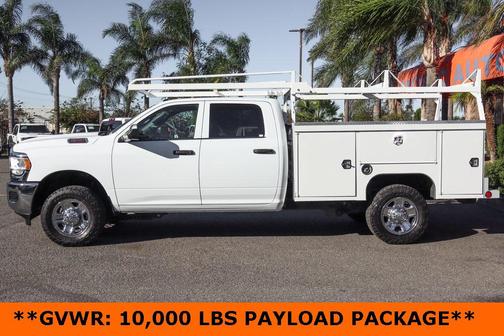 2022 RAM 2500 Tradesman Crew Cab 4x4 8' Box