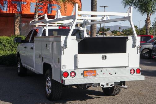 2022 RAM 2500 Tradesman Crew Cab 4x4 8' Box