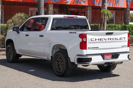 2022 Chevrolet Silverado 1500 Custom
