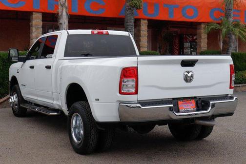 2023 RAM 3500 Big Horn Crew Cab 4x4 8' Box