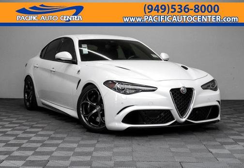 Photo 1 of 45 of 2018 Alfa Romeo Giulia Quadrifoglio