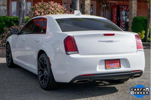 2019 Chrysler 300 Touring