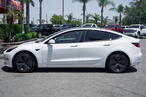 Pearl White Multi-Coat 2022 Tesla Model 3 Long Range