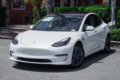 Pearl White Multi-Coat 2022 Tesla Model 3 Long Range