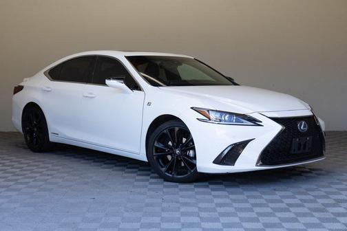 2022 Lexus ES 300h F SPORT