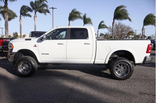 2020 RAM 2500 Laramie Crew Cab 4X4 6'4' Box