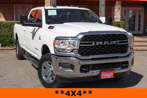 2022 RAM 2500 Big Horn Crew Cab 4x4 8' Box