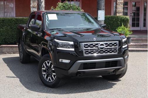 2024 Nissan Frontier SL