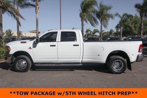 2023 RAM 3500 Tradesman Crew Cab 4x4 8' Box