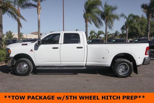 2023 RAM 3500 Tradesman Crew Cab 4x4 8' Box