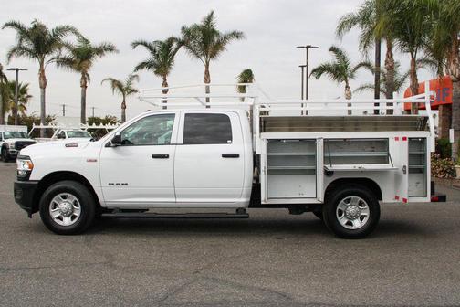 2022 RAM 2500 Tradesman Crew Cab 4x2 8' Box
