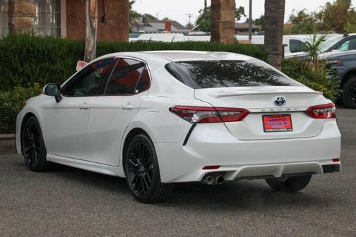 2024 Toyota Camry Hybrid SE