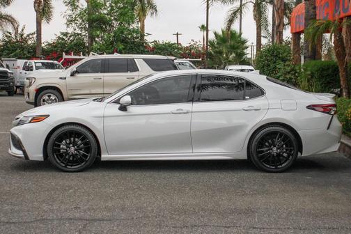2024 Toyota Camry Hybrid SE
