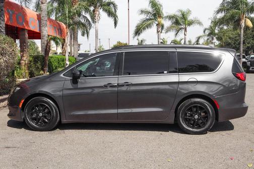 2020 Chrysler Voyager LXI