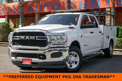 2022 RAM 2500 Tradesman Crew Cab 4x2 8' Box