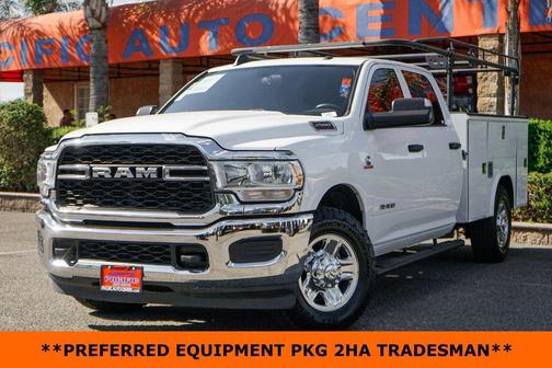 2022 RAM 2500 Tradesman Crew Cab 4x2 8' Box