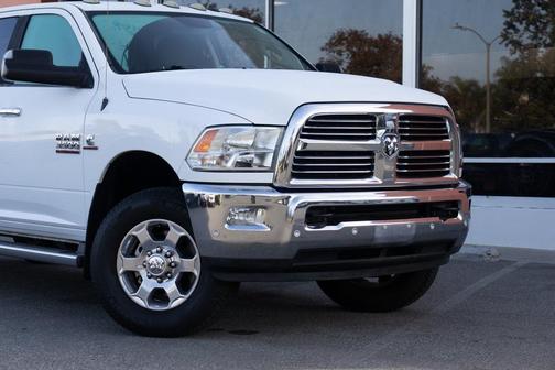 2017 RAM 3500 Big Horn Crew Cab 4x4 8' Box