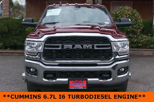 2022 RAM 3500 Tradesman Crew Cab 4x4 8' Box
