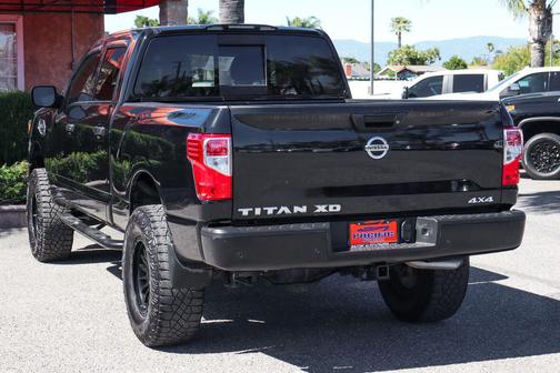 Super Black 2021 Nissan Titan XD S
