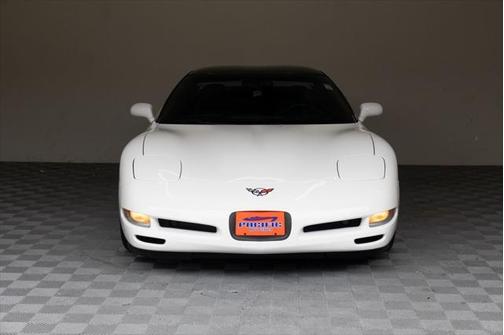 2004 Chevrolet Corvette Base